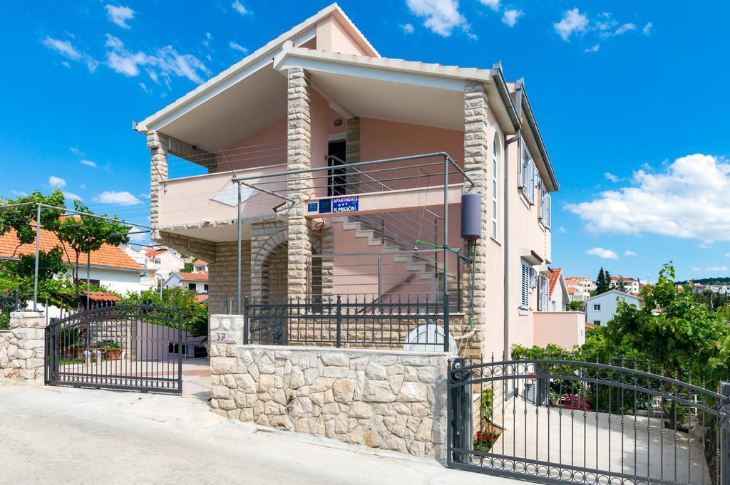 Apartmani Prkacin Trogir Eksteriør billede